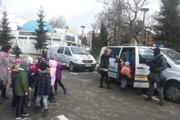 Cei mai fascinați de lumea polițiștilor au fost copiii