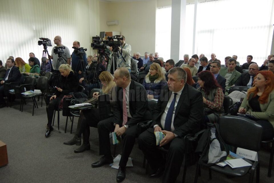 Ministrul Agriculturii, așteptat zadarnic la Forumul economic ”Agricultura încotro”, de la Suceava