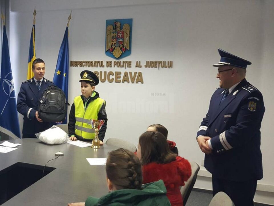 Elevul premiat de polițiști