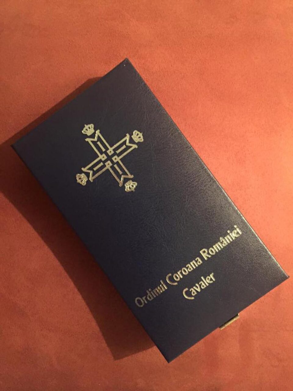 Tenorul sucevean Teodor Ilincăi, învestit cu Ordinul Coroana României în grad de Cavaler