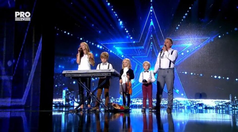 „Familia Cinci” a emoționat până la lacrimi juriul de la „Românii au talent”