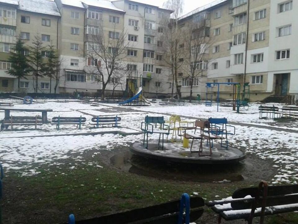 Construirea și modernizarea locurilor de joacă pentru copii, o prioritate pentru Marian Andronache