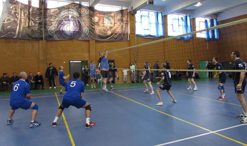 Legenda Chișinău a câștigat Cupa „Nada Florilor” în turneul de volei old-boys de la Fălticeni