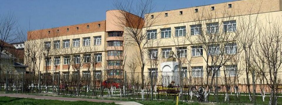 Școala Gimnazială „Ion Creangă” din cartierul Obcini, una dintre școlile cu cei mai mulți copii înscriși în clasa pregătitoare Școala Gimnazială „Ion Creangă” din cartierul Obcini, una dintre școlile cu cei mai mulți copii înscriși în clasa pregătitoare