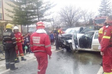 Autoturismul VW a pătruns brusc pe contrasens