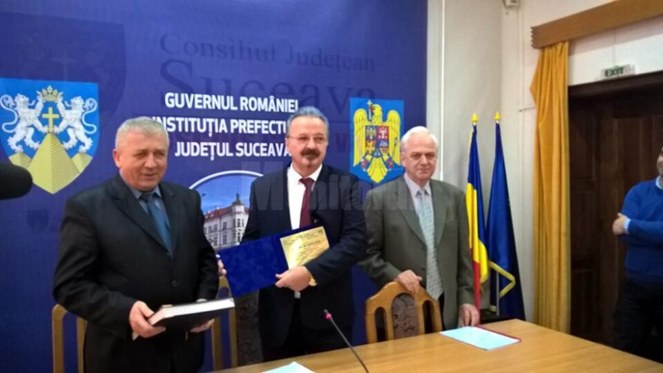 Fostul șef al Serviciului Județean de Ambulanță Suceava, doctorul Daniel Martiniuc, a fost inclus în “Cartea de onoare a valorilor bucovinene” Fostul șef al Serviciului Județean de Ambulanță Suceava, doctorul Daniel Martiniuc, a fost inclus în “Cartea de onoare a valorilor bucovinene”