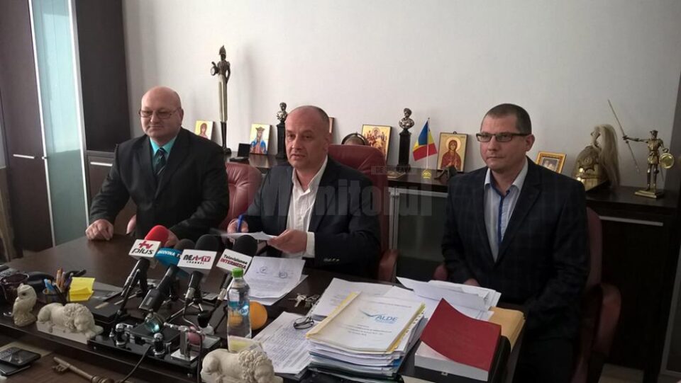 ALDE a semnat protocoale de colaborare la alegerile locale cu Asociația Crescătorilor de Animale „Plaiul Bucovinei” și Casa de Ajutor Reciproc Suceava ALDE a semnat protocoale de colaborare la alegerile locale cu Asociația Crescătorilor de Animale „Plaiul Bucovinei” și Casa de Ajutor Reciproc Suceava