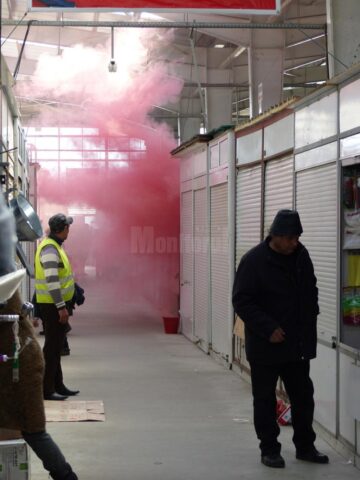 Incendiu cu victime în hala acoperită și explozii pirotehnice, scenariul unei intervenții ISU în bazarul sucevean