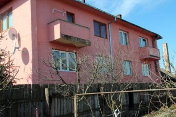Blocul - magazie de sub care terenul a fost vândut