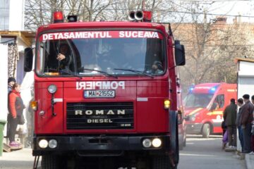 Patru autospeciale de stingere, două ambulanțe SMURD și o echipă de descarcerare au participat la simulare