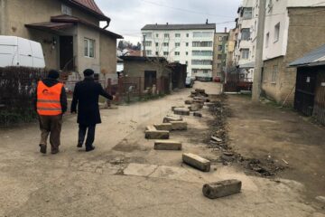 Primăria Vatra Dornei a început lucrările de modernizare a străzilor