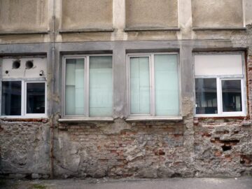 Fațada Sitalului Județean înainte de renovare