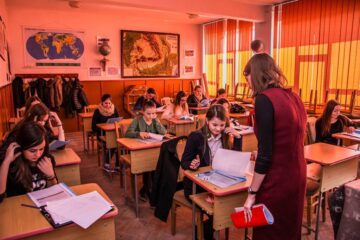 Concurs de limbă franceză pentru elevii din județ, la Colegiul “Petru Mușat”