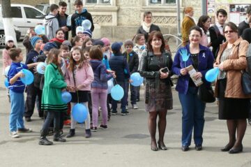 Ziua Internațională de Conștientizare a Autismului, marcată la Fălticeni printr-un marș