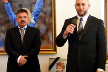 Andrei Gag luând cuvântul la festivitatea de premiere, alături de președintele FRA, Sandu Ion. foto prosport.ro