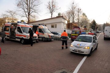 Ambulanțele au adus răniții unul după altul de la locul accidentului