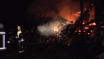 Biserica din Burla, veche de 170 de ani, mistuită de flăcări în toiul nopții