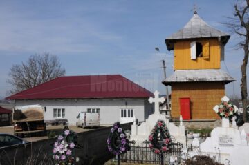 Biserica din Burla, veche de 170 de ani, mistuită de flăcări în toiul nopții