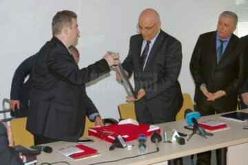 Președintele Nechifor i-a înmânat doctorului Arafat diploma de „Cetățean de Onoare al judetului Suceava”