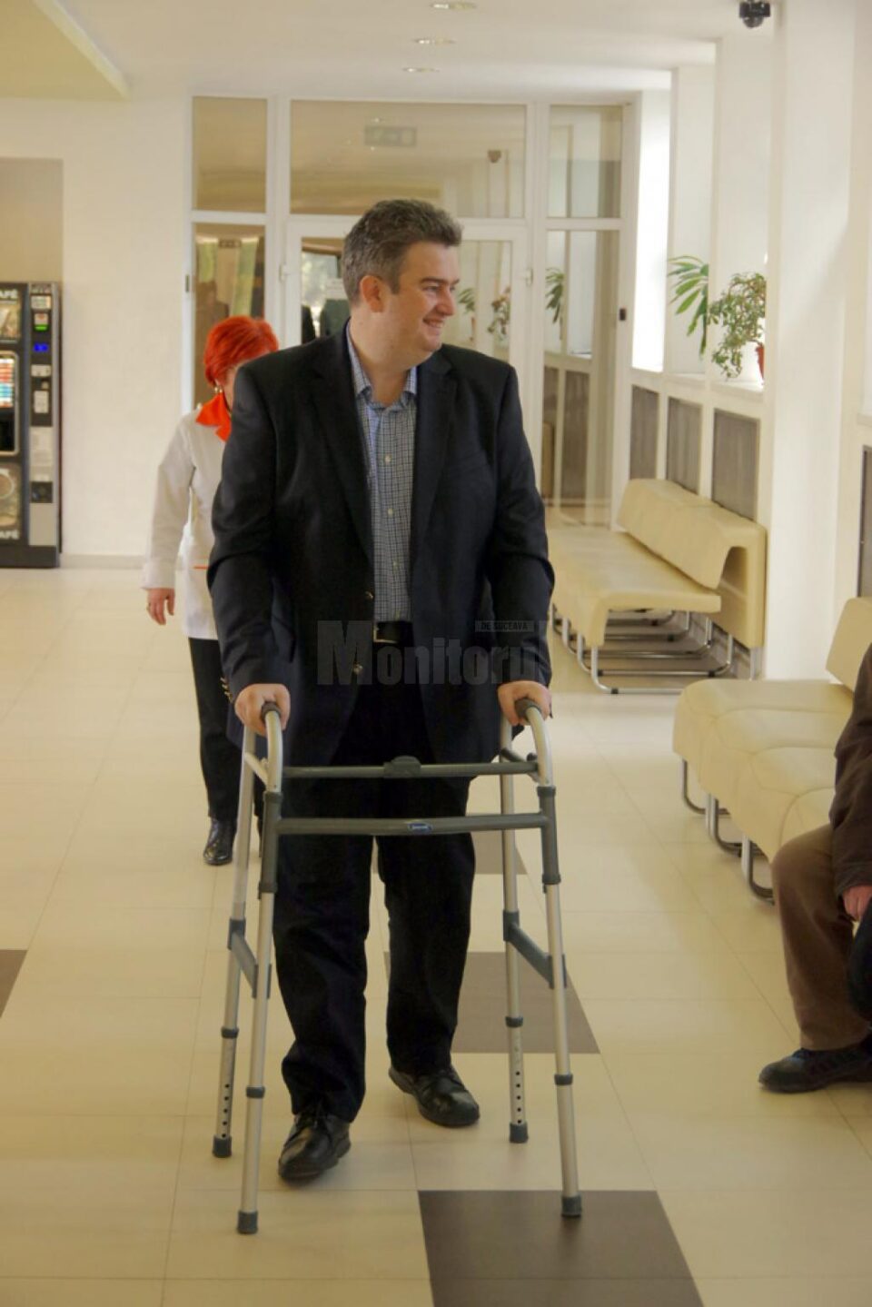 Președintele CJ Cătălin Nechifor a mers ieri cu ajutorul unui cadru la inaugurarea UPU-SMURD Președintele CJ Cătălin Nechifor a mers ieri cu ajutorul unui cadru la inaugurarea UPU-SMURD