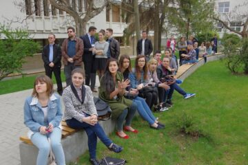 Concert de folk surpriză în campusul Universității „Ștefan cel Mare”