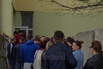 Tinerii au stat la cozi pentru a se înscrie pe tot parcursul acestei săptămâni