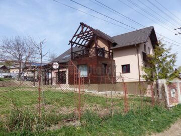 Orfan de mamă, părăsit de tată, un copil în vârstă de 8 ani și-a găsit o familie la Centrul „Sf. Nicolae” din Suceava