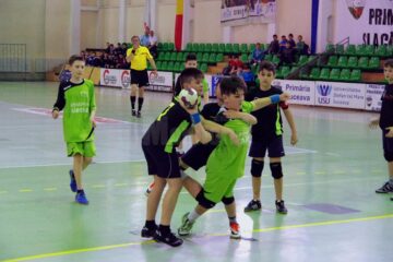 CSU Suceava a câștigat ambele meciuri disputate în prima zi a turneului de minihandbal de la sala LPS