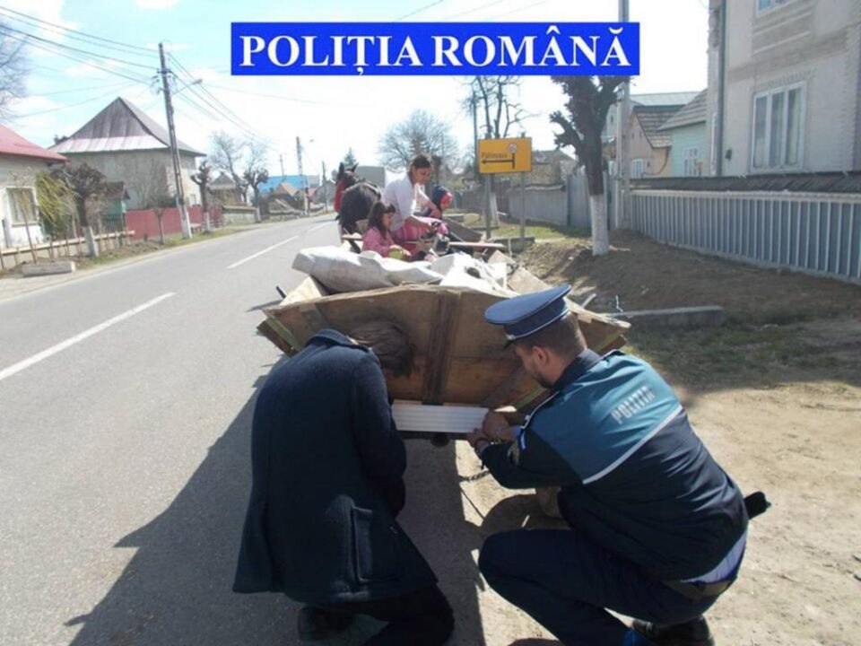 Polițiștii au pregătit 4.000 de plăcuțe reflectorizante pentru căruțele din județ