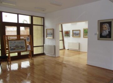 Expoziție de pictură dedicată folcloristului Simion Florea Marian