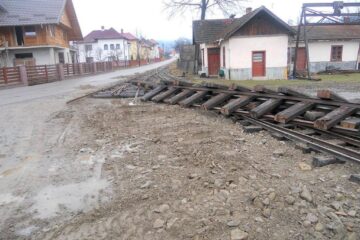 Calea ferată îngustă nou construită, demontată peste noapte