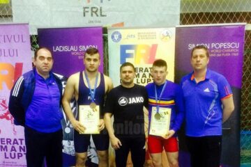 Teodor Horătău și Daniel Blănari, alături de antrenorii Valerică Gherasim, Andrei Bolohan și Daniel Ciubotaru