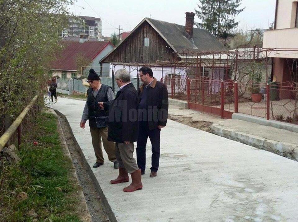 Lucrările de reparații stradale, verificate în teren de primarul Ion Lungu