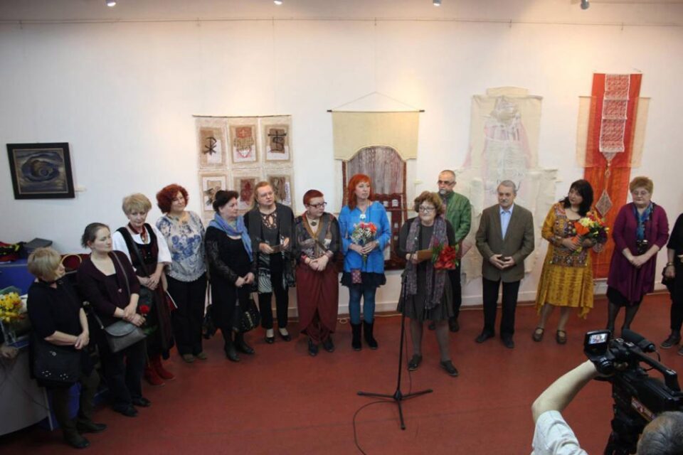Două artiste plastice sucevene, la cea de-a XX-a ediție a Salonului de arte textile „Ariadnae”