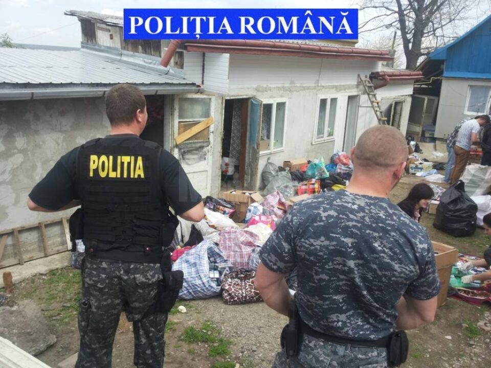 Percheziții în zona Pieței Centrale a municipiului Suceava