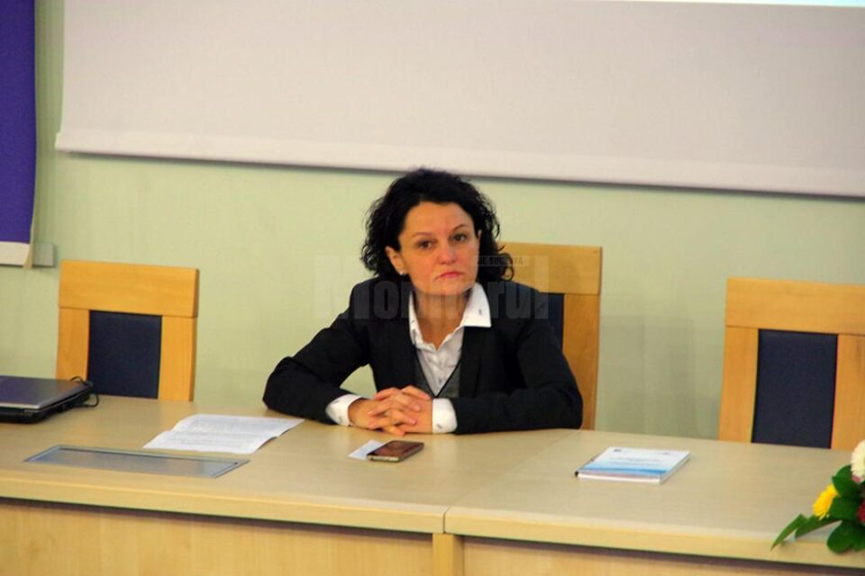 Prof. univ. dr. Carmen Năstase, decanul Facultății de Științe Economice