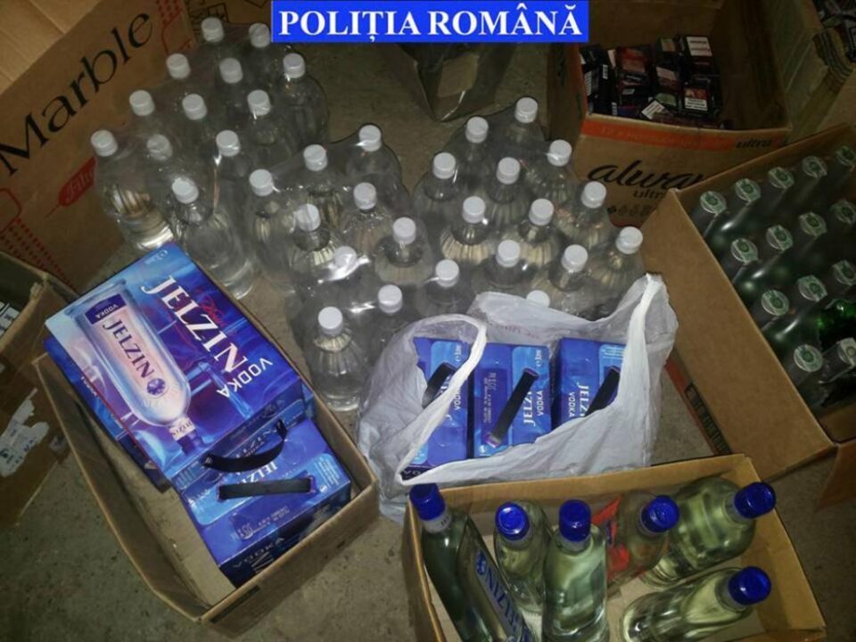 Aproape 2000 de litri de alcool au fost depistați de polițiști în urma perchezițiilor