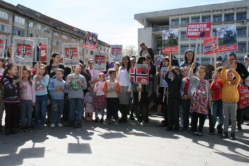 Aproximativ 5.000 de oameni au participat la mitingul de susținere pentru familia Bodnariu