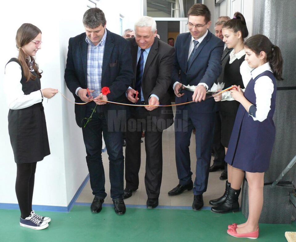La Școala Gimnazială “Ioan Ciurea” a fost inaugurată sala de sport