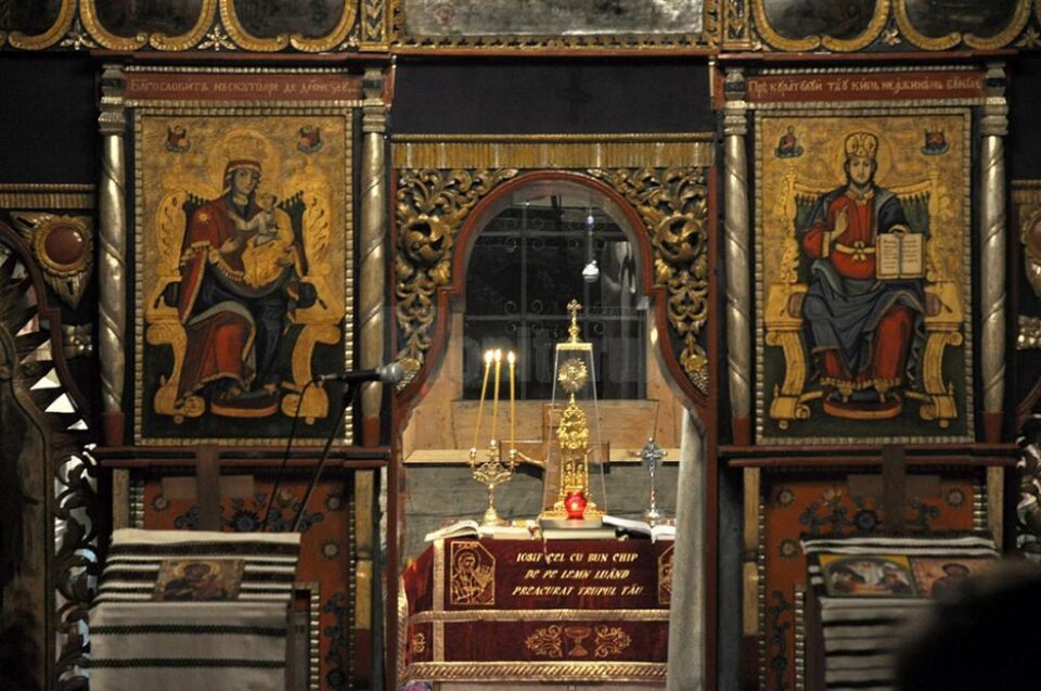 Slujbele în Biserica Înălțarea Domnului, din Muzeul Satului Bucovinean, încep în ziua Sfântului Gheorghe