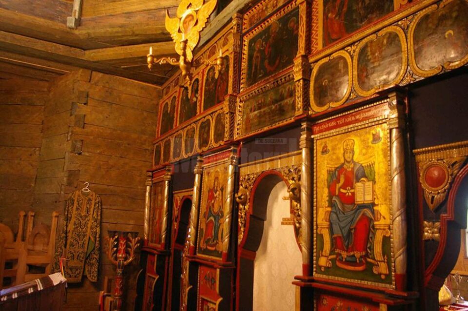 Slujbele în Biserica Înălțarea Domnului, din Muzeul Satului Bucovinean, încep în ziua Sfântului Gheorghe