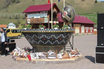 Ion Caramitru și clarinetistul Aurelian-Octav Popa, recital de excepție la Festivalul Ouălor Încondeiate de la Ciocănești