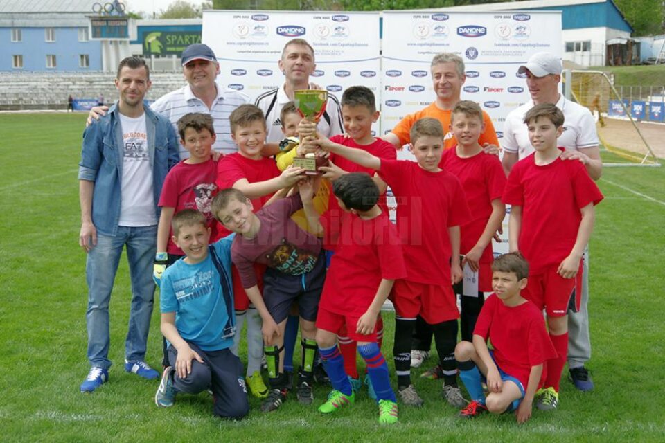 Școala Gimanzială Bosanci a triumfat în Cupa Hagi Danone după o finală extrem de echilibrată Școala Gimanzială Bosanci a triumfat în Cupa Hagi Danone după o finală extrem de echilibrată