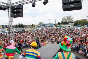 Public numeros la spectacolul de duminică, de la Shopping City Suceava