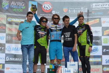 Ciprian Andrei Calancea (al doilea din dreapta) a câștigat bronzul la categoria 19 - 29 de ani