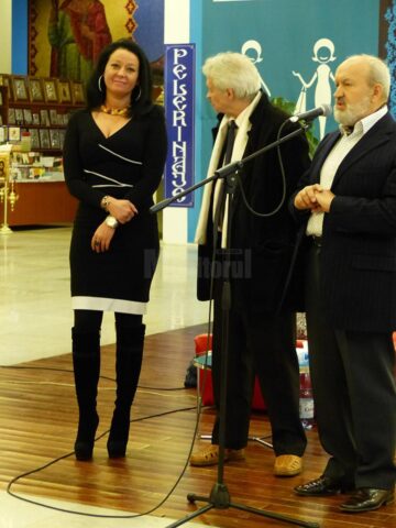 Icoane executate de elevi ai Cercului de pictură „Bizantin Art” Suceava, expuse la Iulius Mall