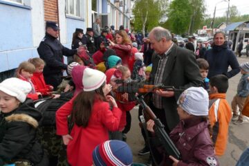 Animație mare în curtea unității de jandarmi din Suceava, de Ziua Porților Deschise