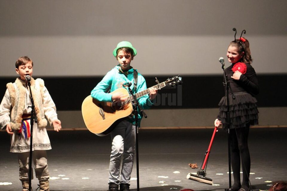 Laureații celei de-a X-a ediții a Festivalului de teatru pentru copii și tineret