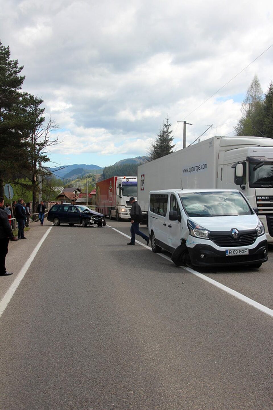Mașinile implicate în accident