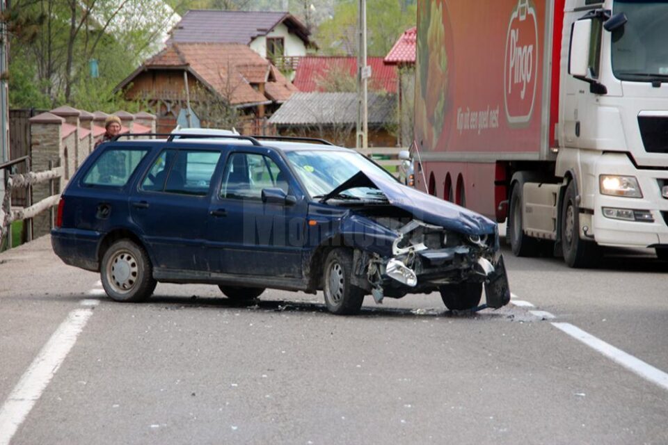 Mașinile implicate în accident